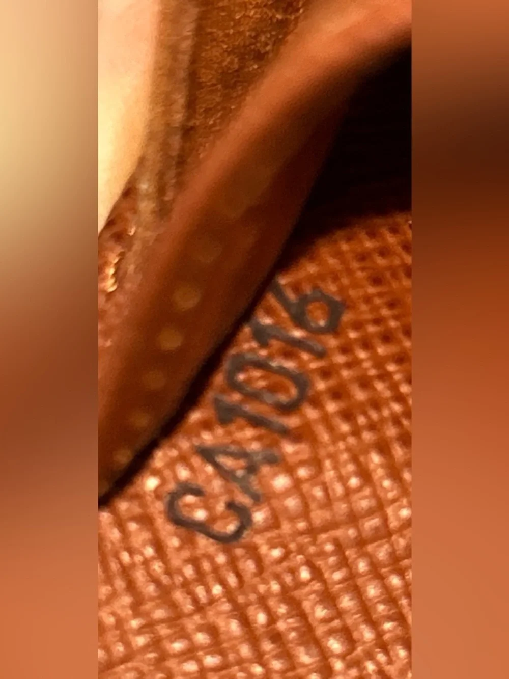 Louis Vuitton MEN’s BIFOLD Wallet -